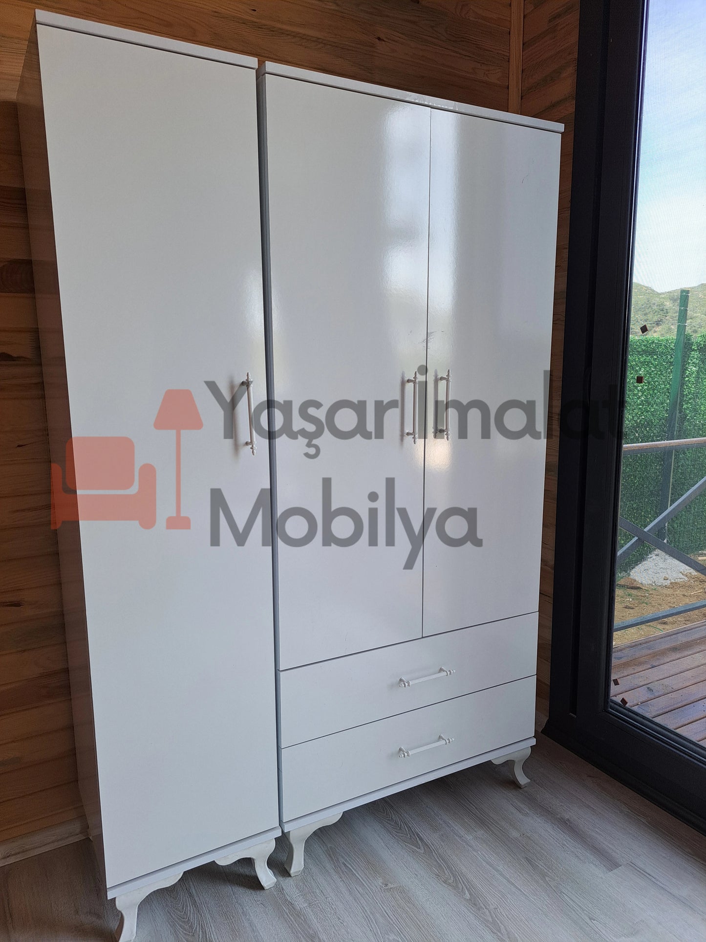 3 Kapılı Elbise Dolabı